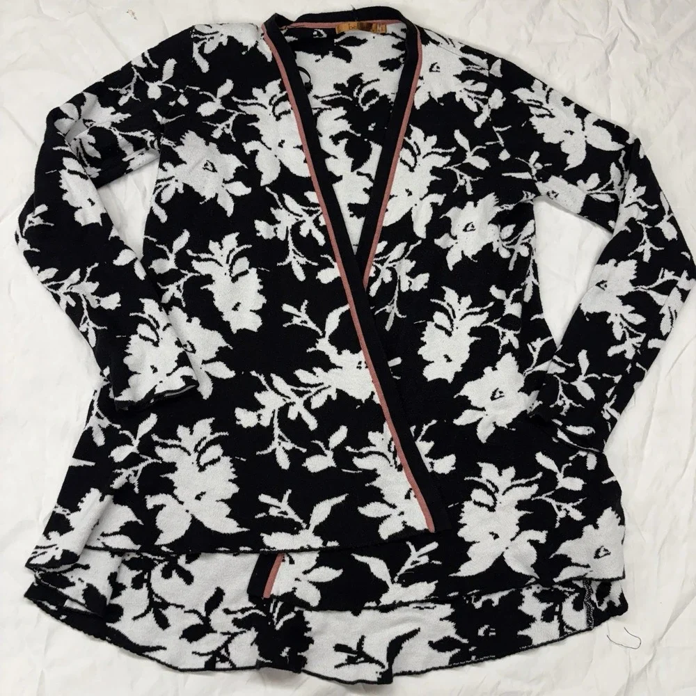 Belldini Women's Black White Floral Cardigan Sweater Open Front Size Large LS